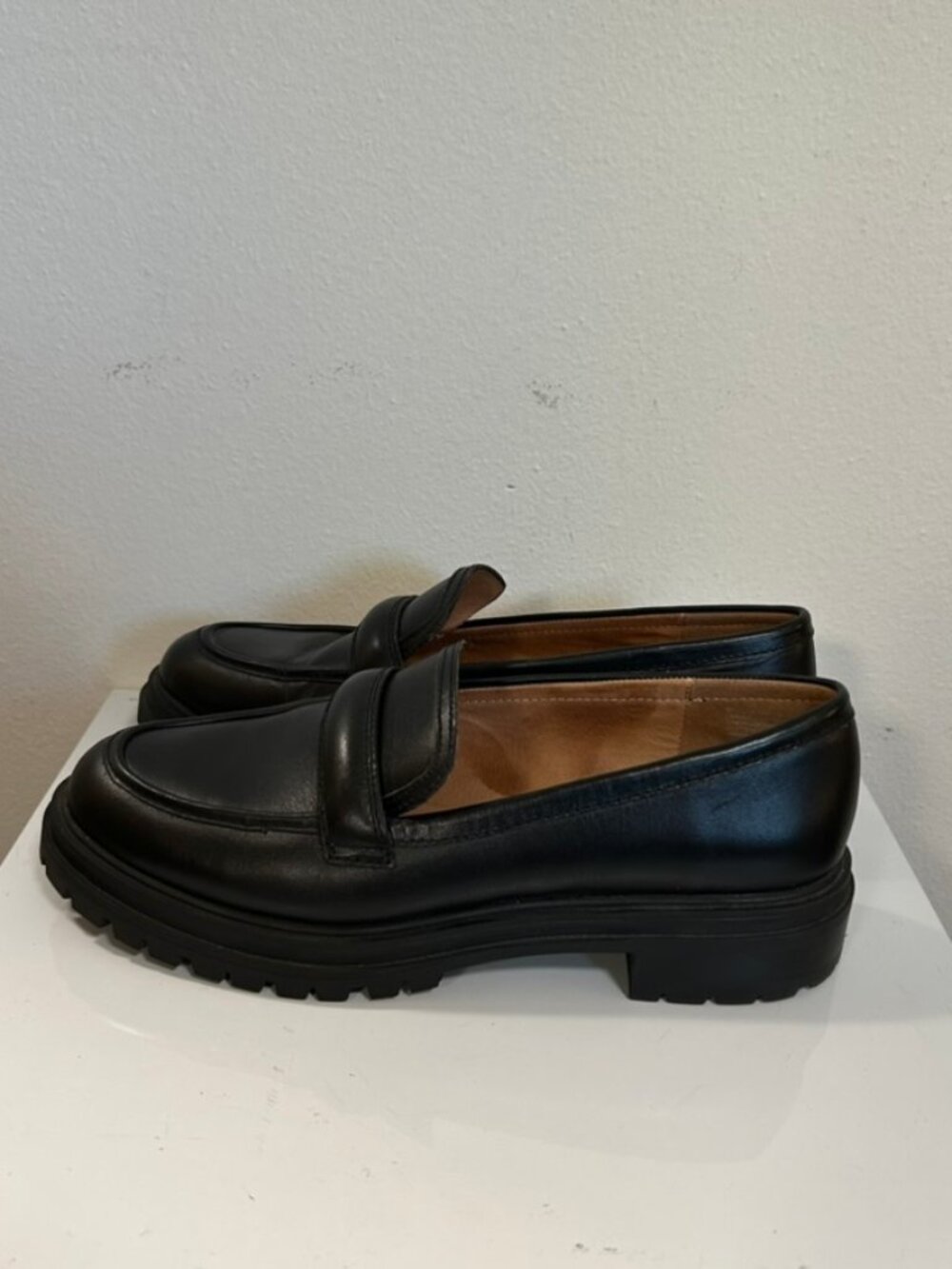 Madewell the Bradley Lug Sole Loafer Black Leather Classic Sz 9.5 EUC Y2K Chunky